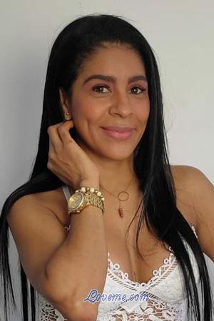 205734 - Yohana Age: 42 - Colombia