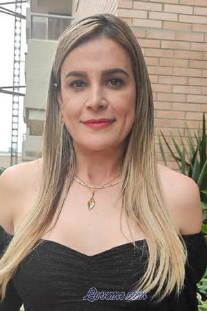 207666 - Yamile Andrea Age: 40 - Colombia